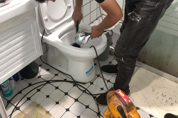 栾城马桶堵塞自己疏通还是找师傅?专业上门服务让你省时更省心